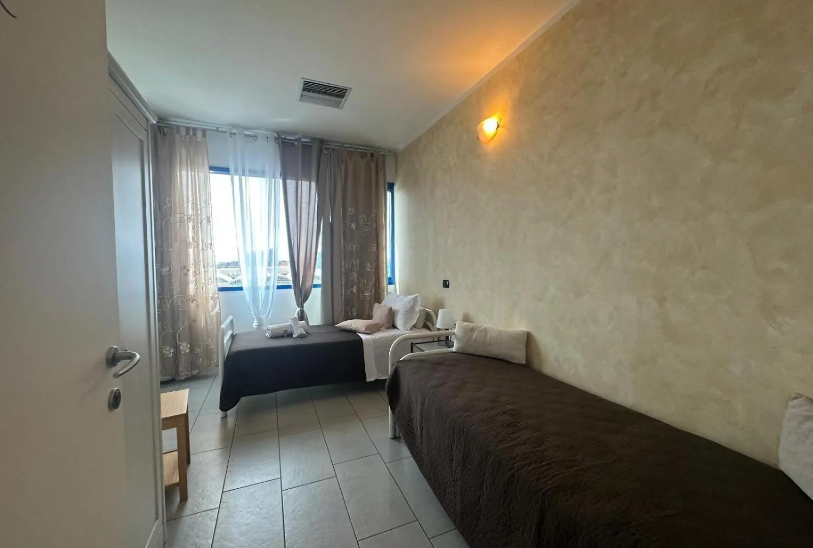 Main Street Verona Fiera Destiny Home 11 0*,